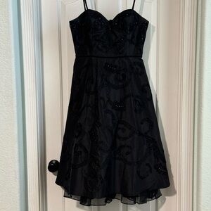 Laundry by Shelli Segal dress